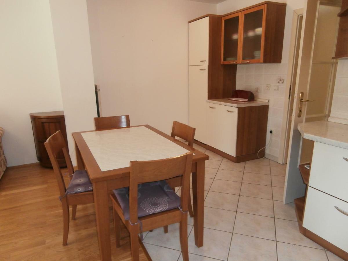 Miki Apartment โปเรช ภายนอก รูปภาพ